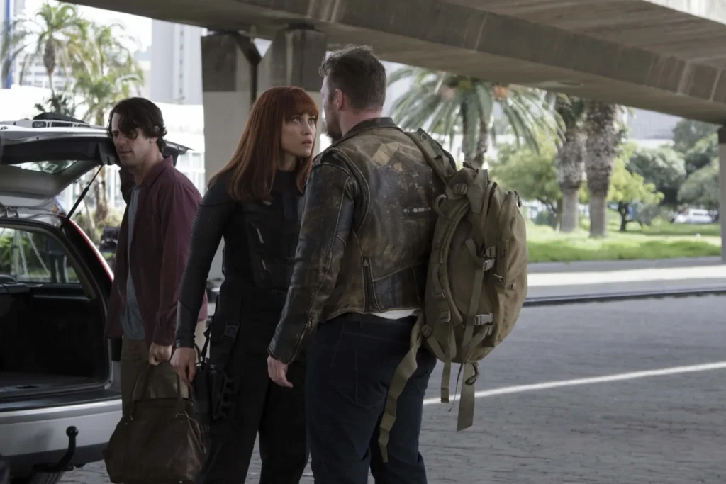 MOMENTUM – still 2
